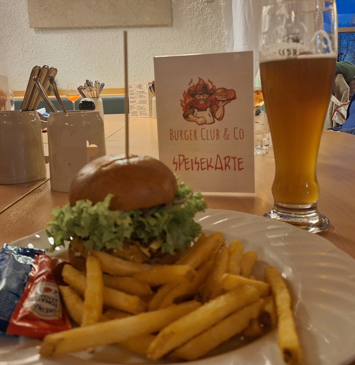 Die Winterpause der Clubgaststätte geht zu Ende, BURGER CLUB & CO öffnet am Freitag 6. März !!